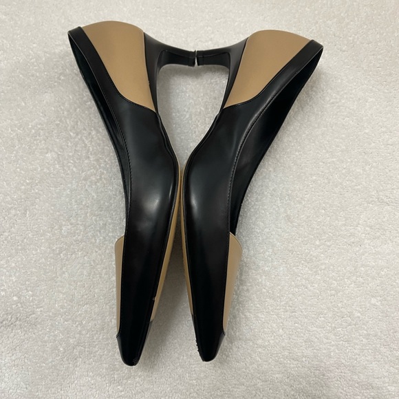 MaxMara Pointed Toe Pump Kitten Heel Size 6 Black and Nude - Picture 9 of 12